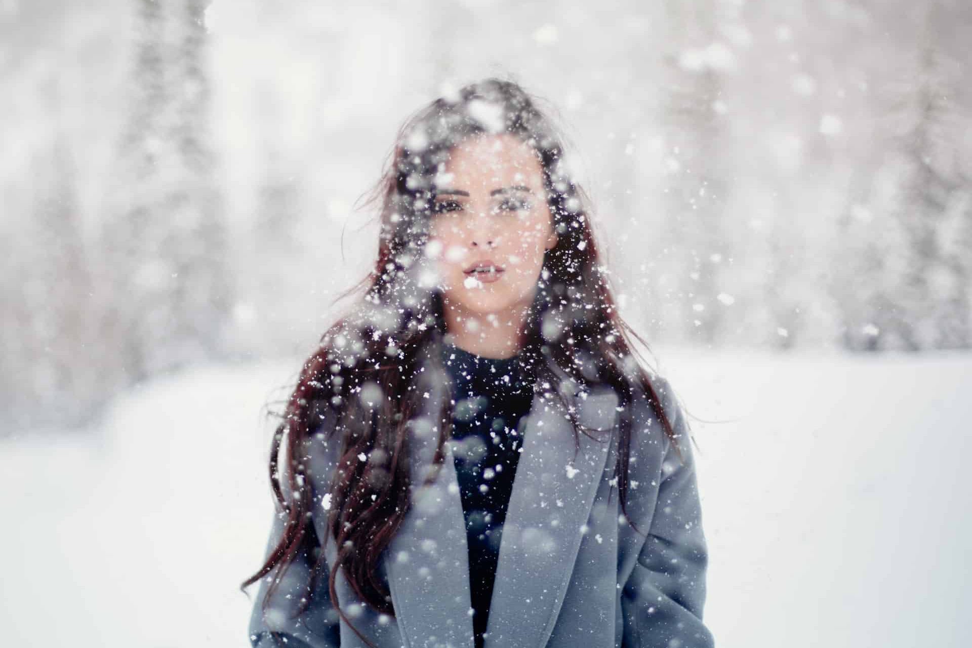 Akne im Winter: Ein häufiges Hautproblem und seine Lösungen