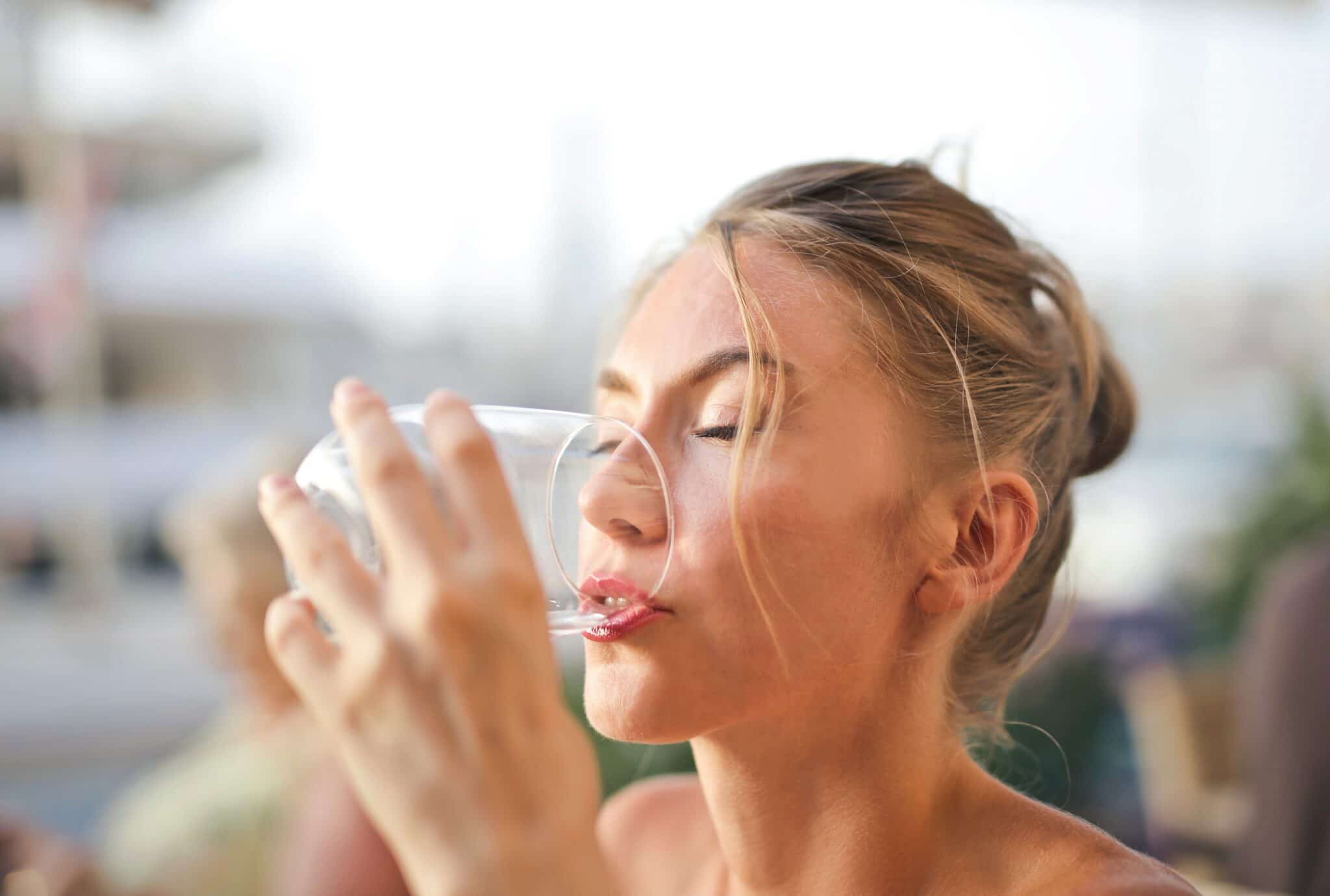 Schöne Haut durch Wasser